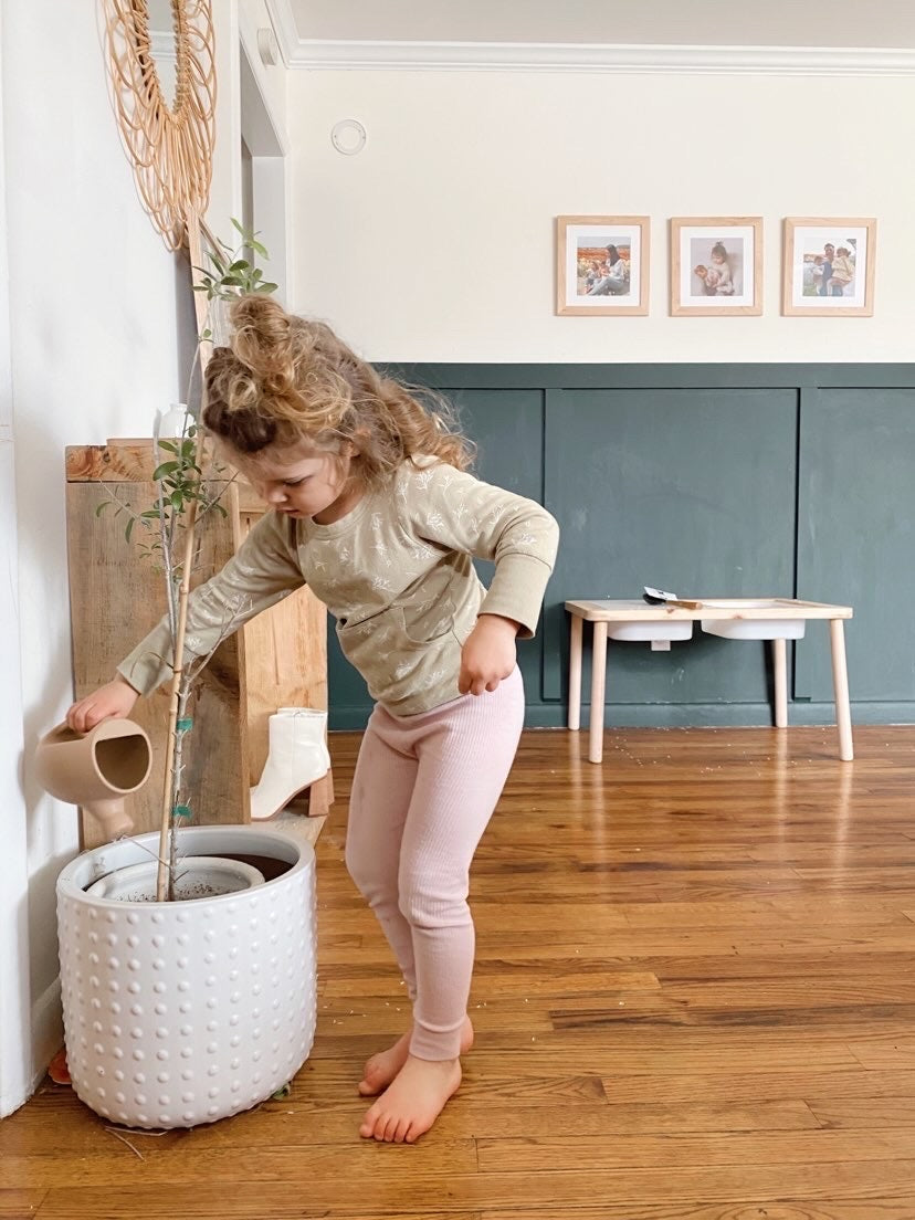 Little Gardeners, Big Discoveries: The Benefits of Gardening with Toddlers